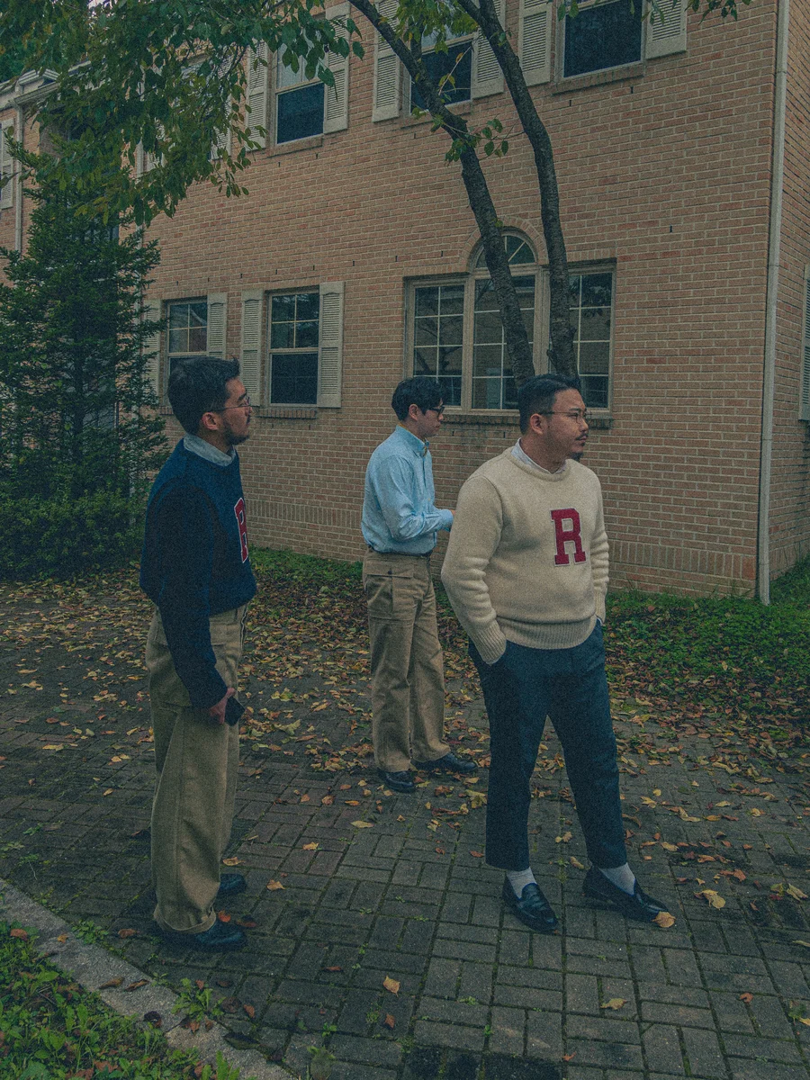 Crewneck sweater with chinos — Seoul Traditional everyday outfit, navy crewneck and khaki chinos