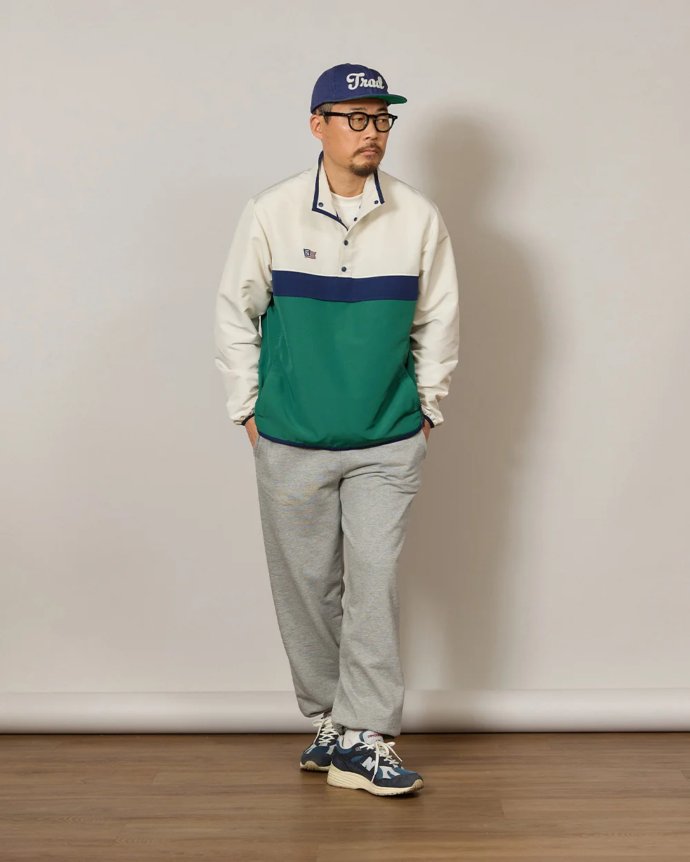Anorak outfit men spring — Renacts anorak styled with sweatpants and NB 991v2 off-duty Seoul look
