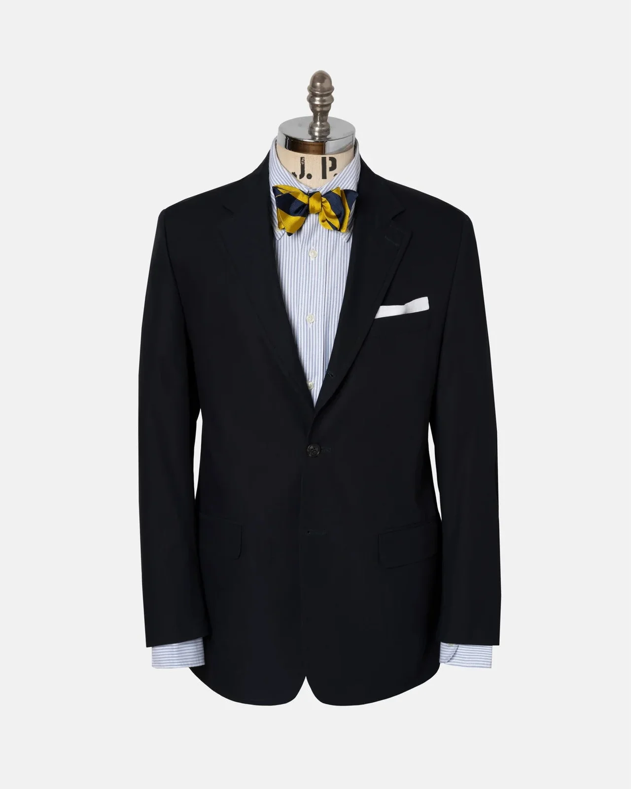 heritage: J.Press navy cotton poplin sack suit in the 1902 Model, natural shoulder three-button 3/2 roll undarted