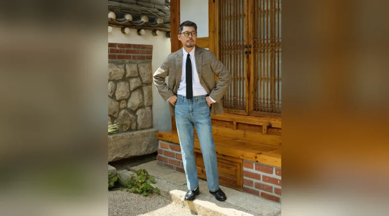 How to Wear a Knit Tie: Casual & Smart Outfit Ideas