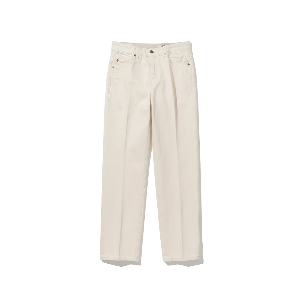 trad denim Cream hero: Renacts Tailored Straight in ecru cream, the summer light register