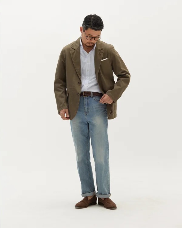 Olive cotton blazer with a white shirt, washed jeans and suede loafers โ blazer, white shirt and jeans outfit